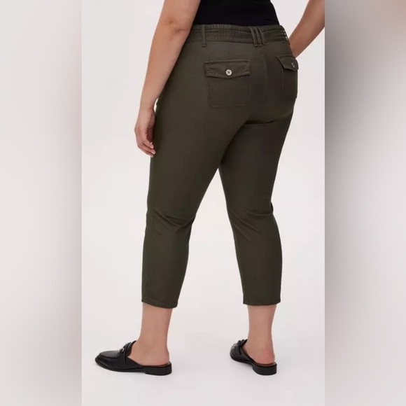 Torrid Skinny Cropped Twill Pants Stretch Mid-Rise Deep Depths Green, Size 26W - Picture 5 of 10